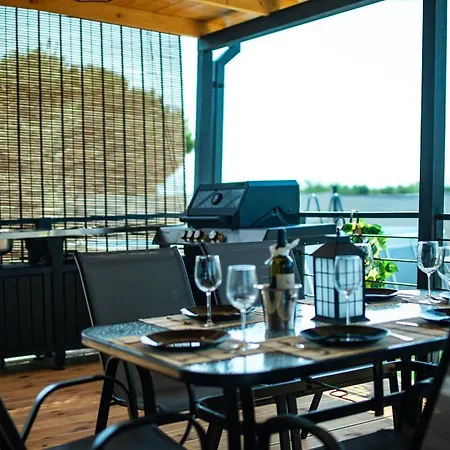 House Red Earth - Kastel Stafilic *