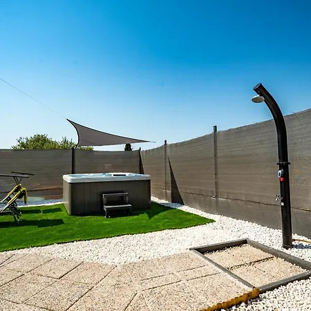 House Red Earth - Kastel Stafilic * Kastela