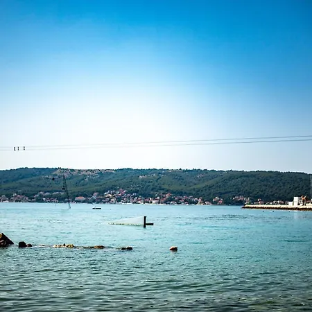 House Red Earth - Kastel Stafilic Holiday home Kastela