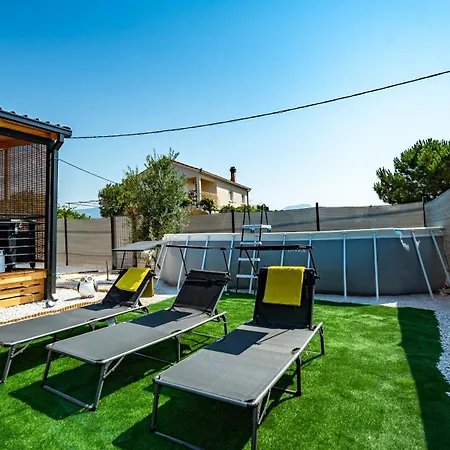 House Red Earth - Kastel Stafilic Σπίτι διακοπών *